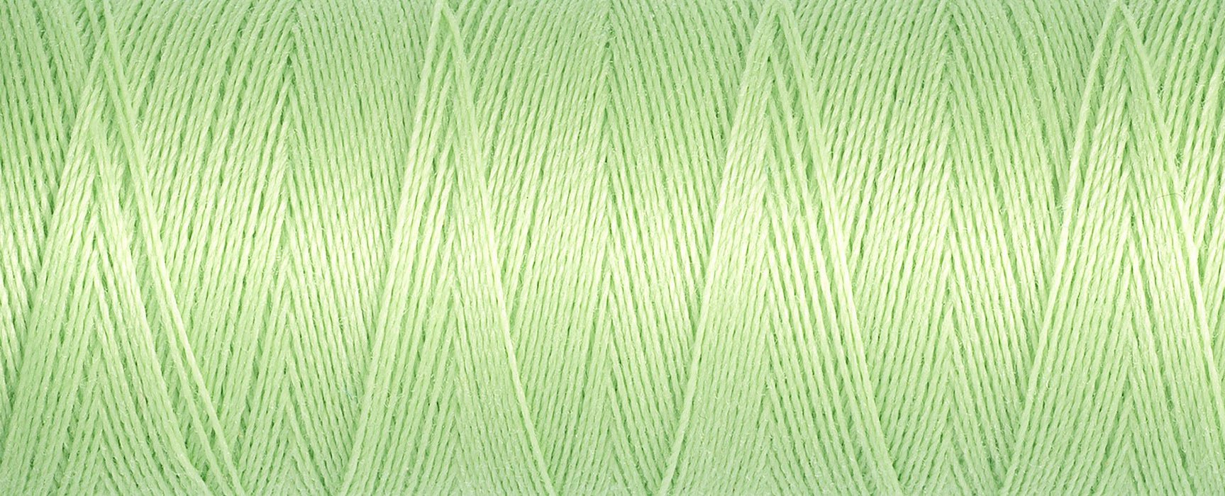 152 Soft Green - Gütermann Sew All rPET Thread 100m - sewecofabrics