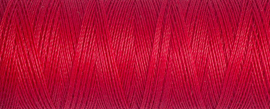 156 Crimson Red - Gütermann Sew All rPET Thread 100m - sewecofabrics