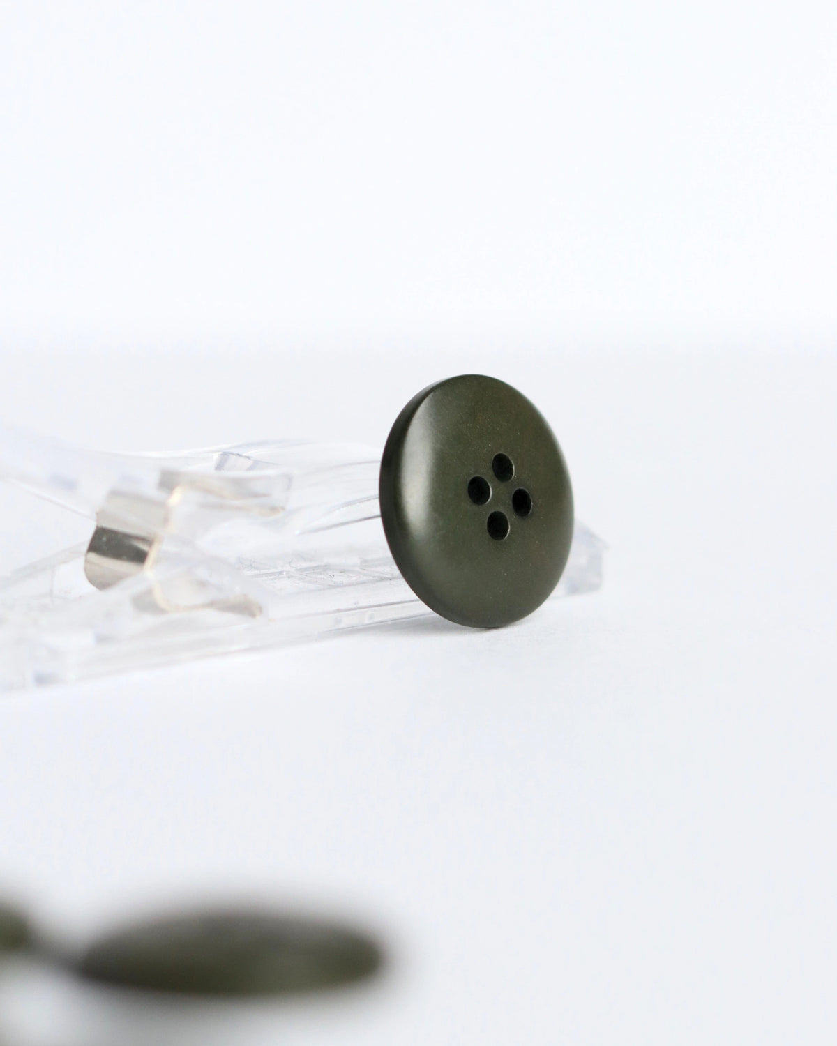 18mm Corozo Button, Khaki