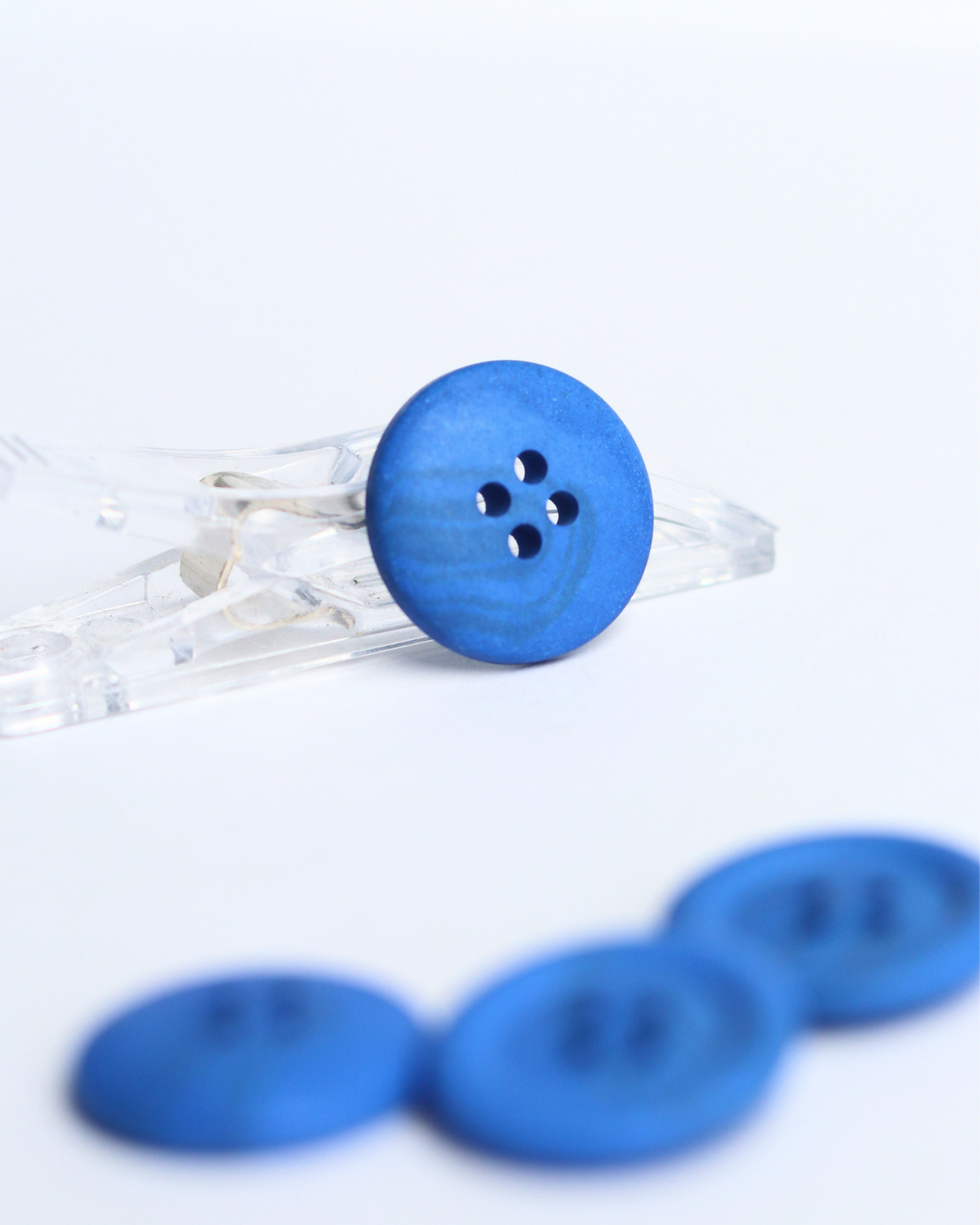 20mm Hemp Button. Colbat Blue