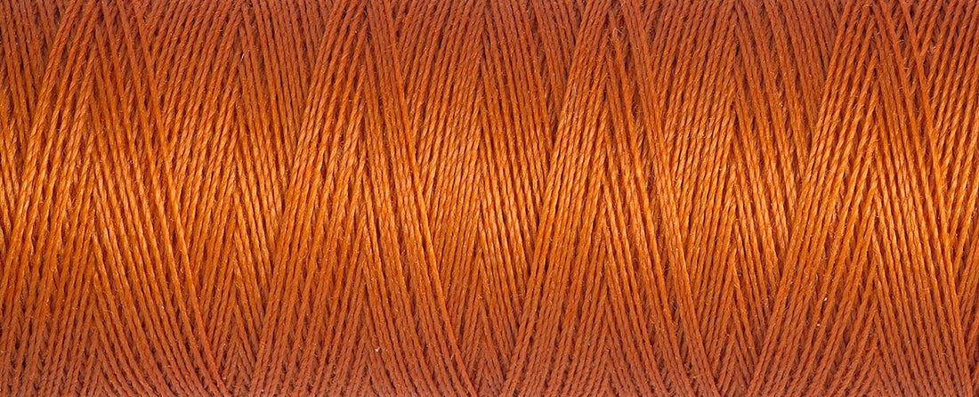 982 Rust - Gütermann Sew All rPET Thread 100m - sewecofabrics