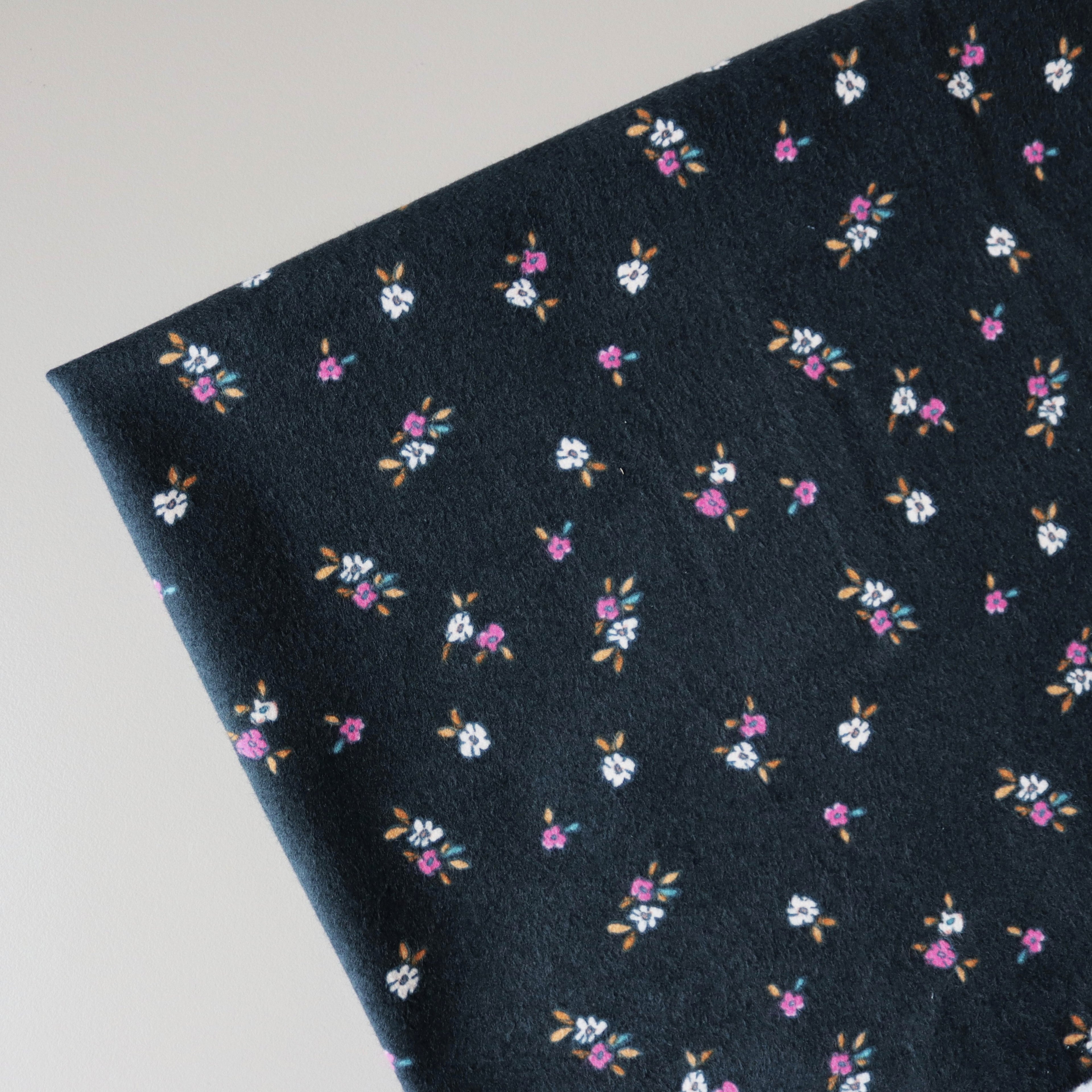 Bloemenzee Rose - Brushed Flannel Cotton Fabric