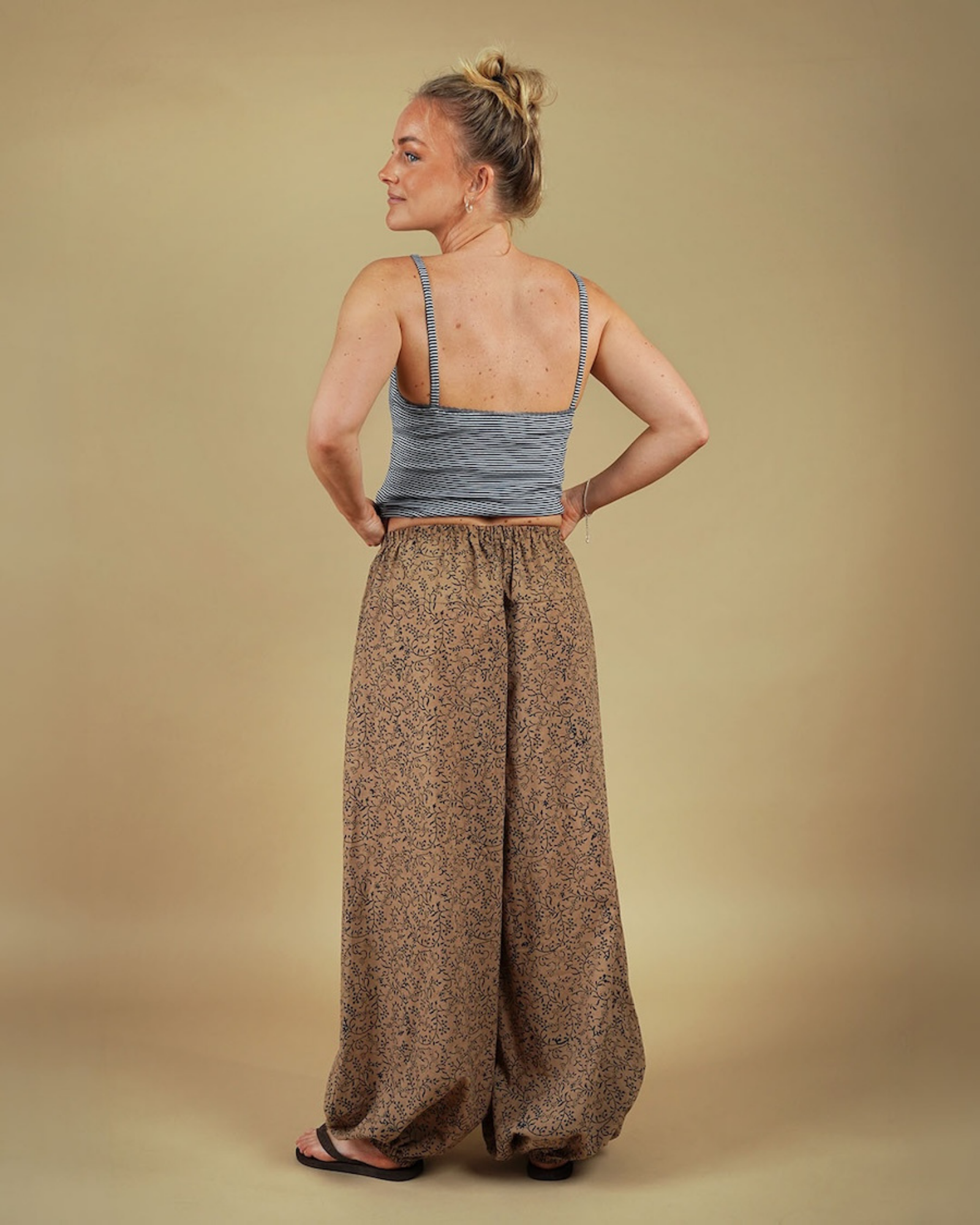 Bubble Pants, Sewing Pattern from Wardrobe By Me (Paper)