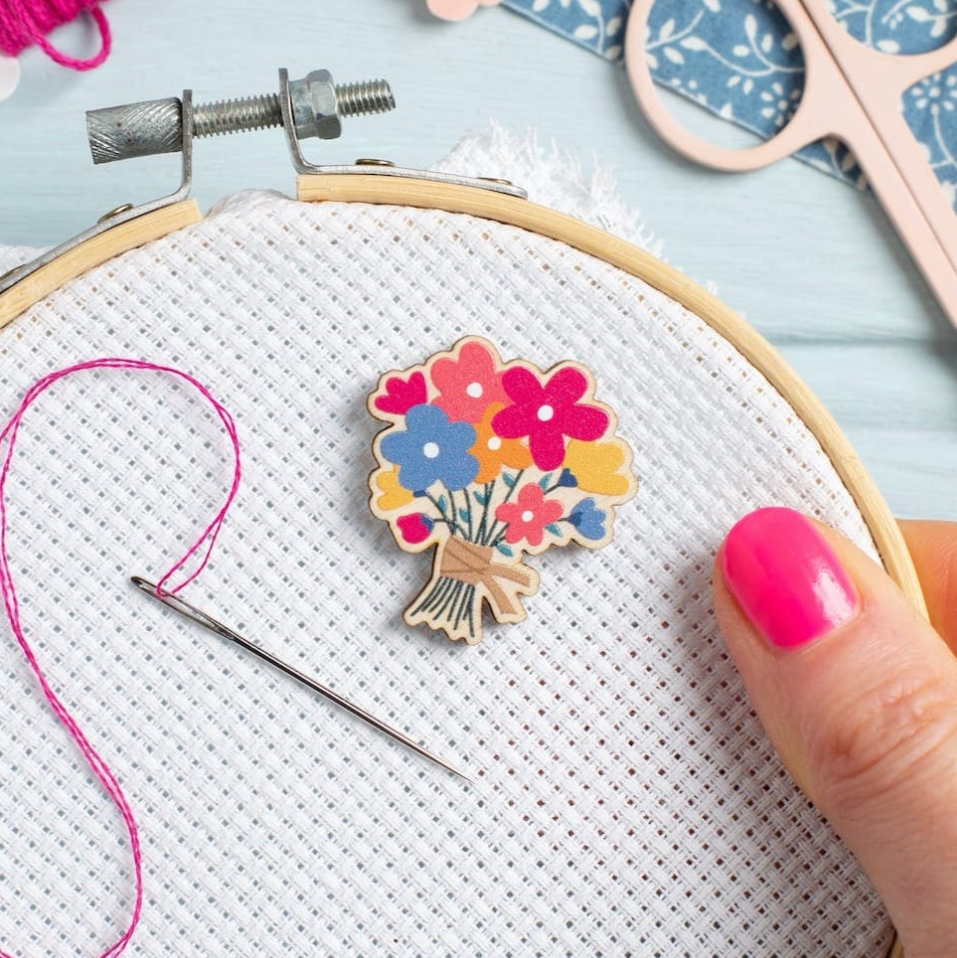 Flowers Magnetic Needle Minder (SECONDS)