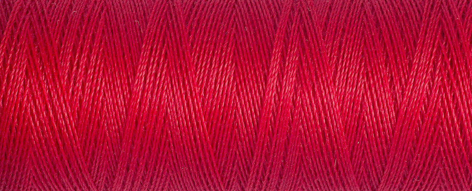 156 Crimson Red - Gütermann Sew All rPET Thread 100m