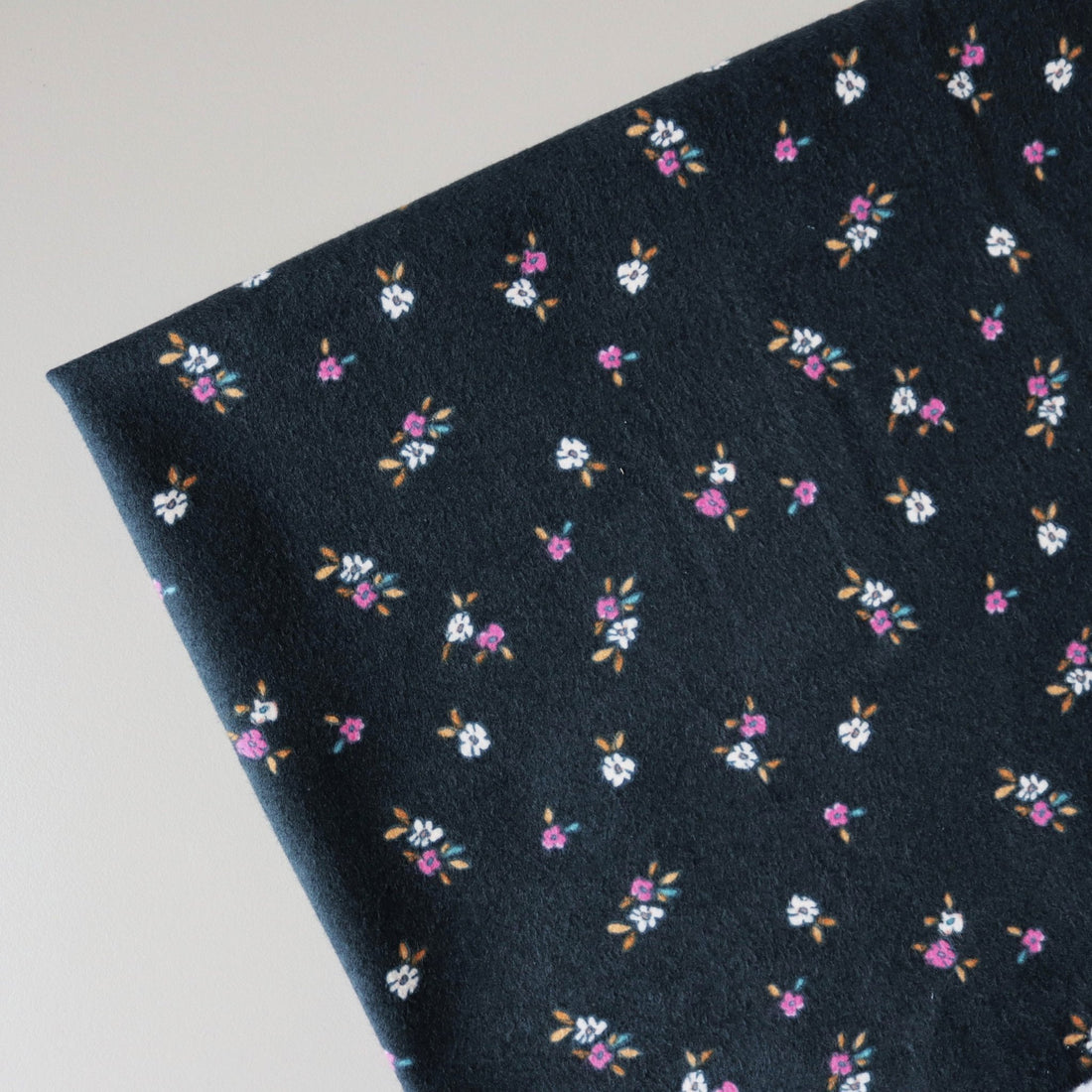 Bloemenzee Rose - Brushed Flannel Cotton Fabric - sewecofabrics