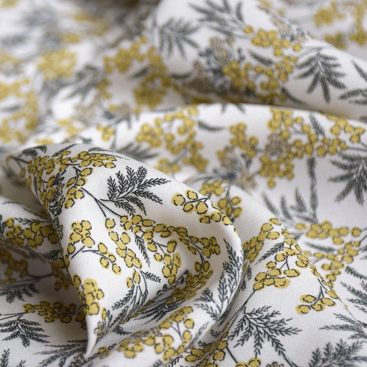 BUNDLE REMNANT - Winter Berries Viscose Fabric - sewecofabrics