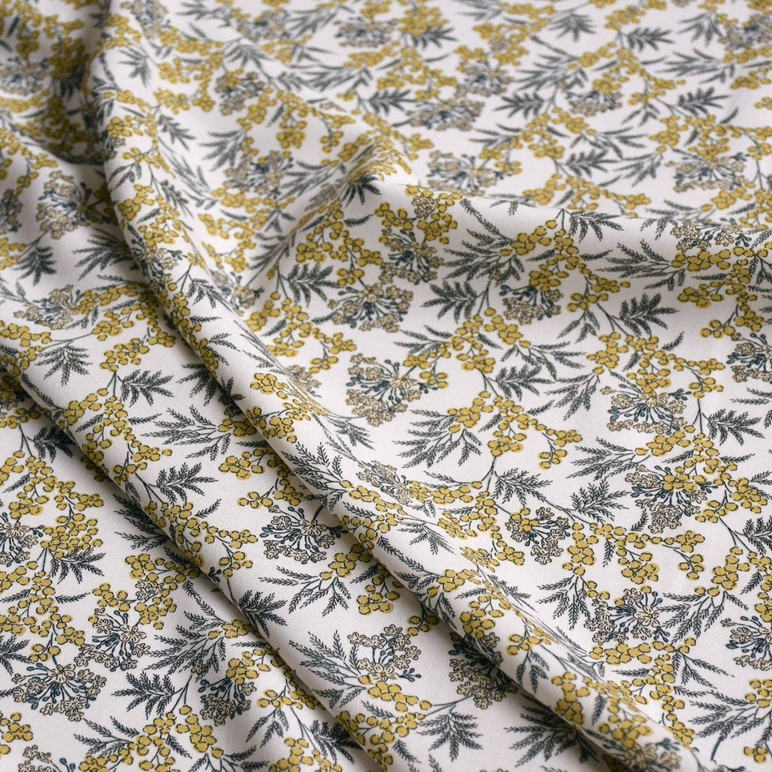 BUNDLE REMNANT - Winter Berries Viscose Fabric - sewecofabrics
