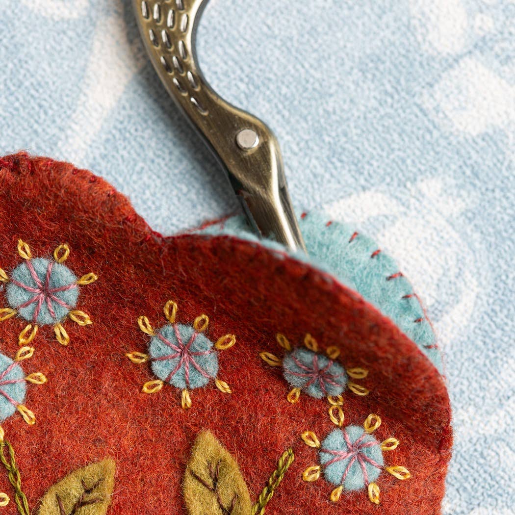 KIT: Scissors Pouch &amp; Mini Pin Cushion Felt Kit - sewecofabrics
